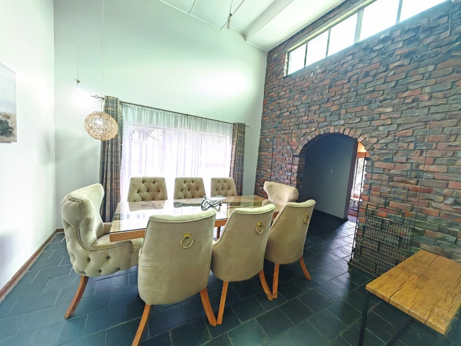 5 Bedroom Property for Sale in Fichardt Park Free State